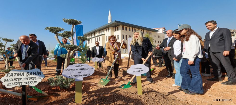 Gaziantep'te 'Yeşil Antep' Projesi Fidan Dikimi 