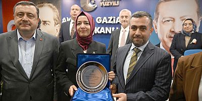AK Parti’de İslahiye teşkilatı ödüllendirildi