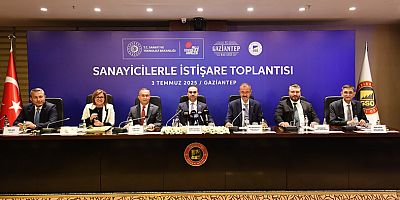 Bakan Kacır, İş İnsanlarıyla Bir Araya Geldi