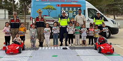 Gaziantep’te jandarmadan öğrencilere trafik eğitimi