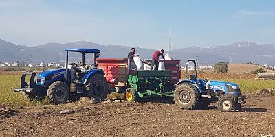 Kaymakam Soylu, buğday ekimine katılarak sezonu başlattı