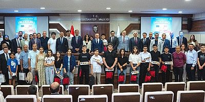 LGS'de Tam Puan Alan Öğrenciler Vali Çeber Tarafından Ödüllendirildi