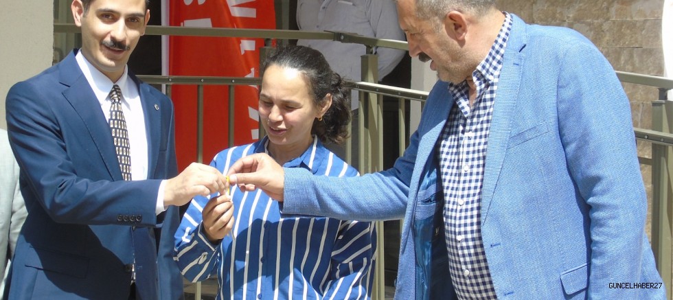 İslahiye’de tamamlanan konut ve işyerleri hak sahiplerine teslim edildi