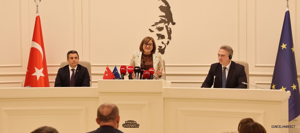 Şahin, İnsanı değerlerle büyüdüğü bir dünyaya ihtiyacımız var