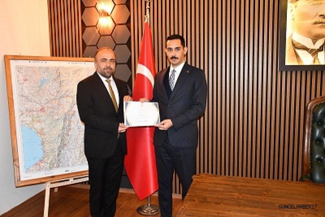 Kaymakam Soylu, vekâletle kurbanını Türkiye Diyanet Vakfı İslahiye Şubesine bağışladı