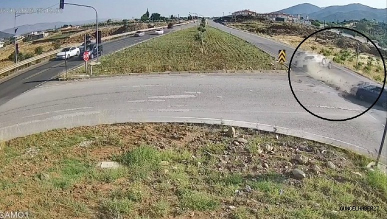 5 Kişinin yaralandığı kaza MOBESE kamerasında!