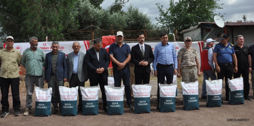 Gaziantep’te 24 çiftçiye 9 ton soya tohumu dağıtıldı
