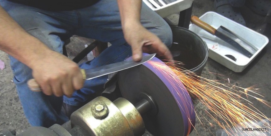 Kurban hazırlıkları, bıçakçıların mesaisi