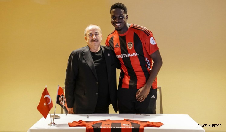 Gineli Golcü Bayo, İmzayı Attı