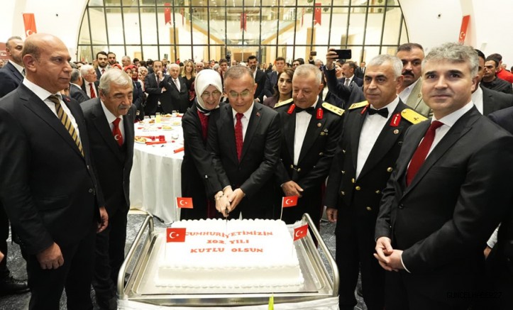 Gaziantep Valiliğinde Cumhuriyet coşkusu
