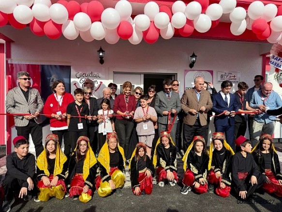 Gülben Ergen, Yaptırdığı Ana Okulunu Hizmete Açtı