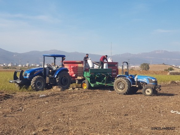 Kaymakam Soylu, buğday ekimine katılarak sezonu başlattı
