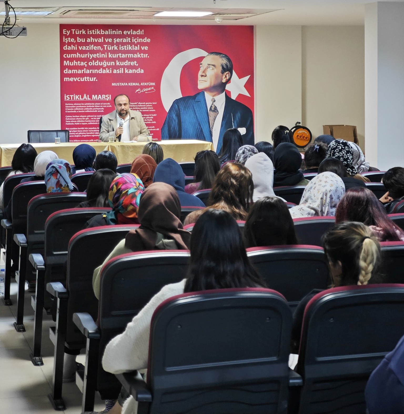 KYK’DA “FITRAT VE VAROLUŞ GAYEMİZ” KONULU KONFERANS DÜZENLENDİ