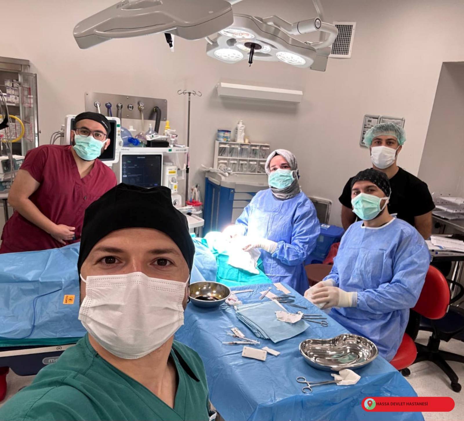 HASSA DEVLET HASTANESİ’NDE BİR İLK: GÖZ KAPAK AMELİYATI BAŞARIYLA GERÇEKLEŞTİRİLDİ
