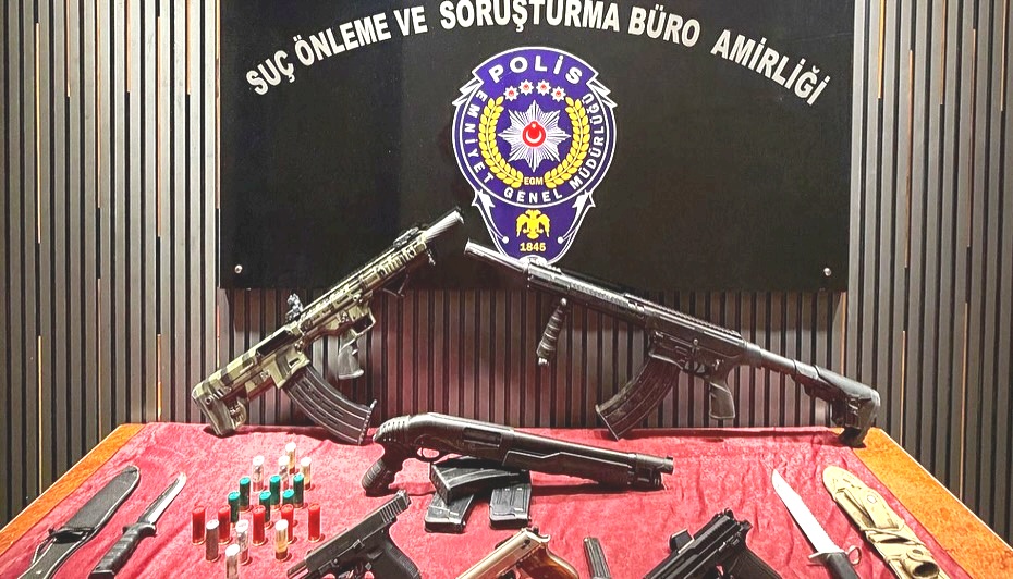 UYUŞTURUCU VE SİLAH OPERASYONU: 5 ŞÜPHELİ YAKALANDI