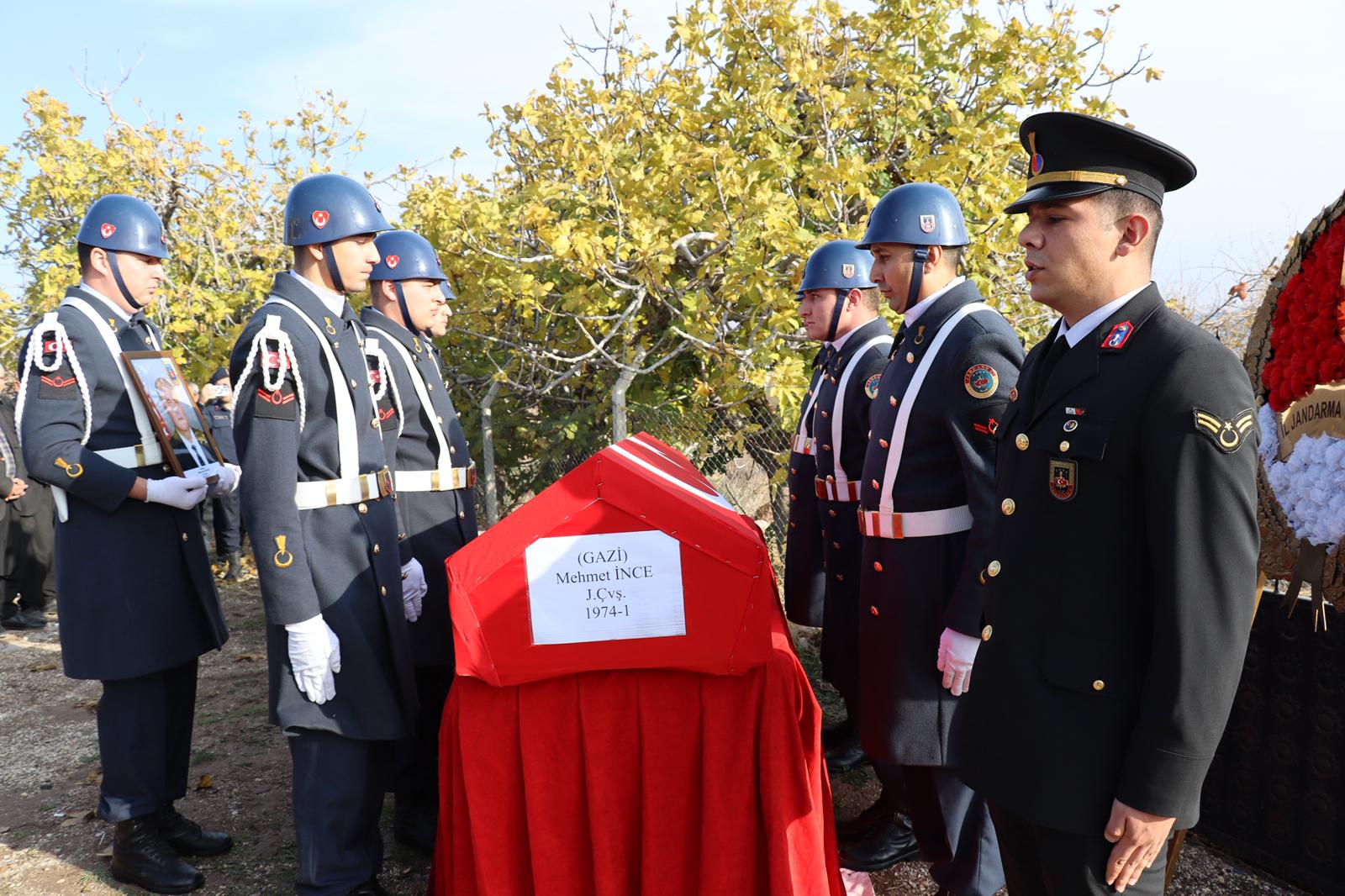 GAZİ MEHMET İNCE, SON YOLCULUĞUNA UĞURLANDI
