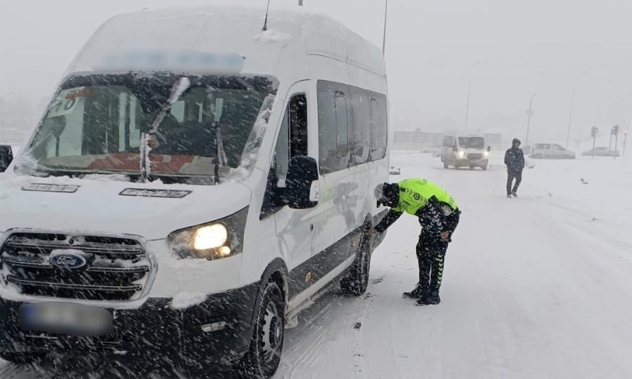 KIŞ LASTİĞİ OLMAYANLARA GEÇİT YOK
