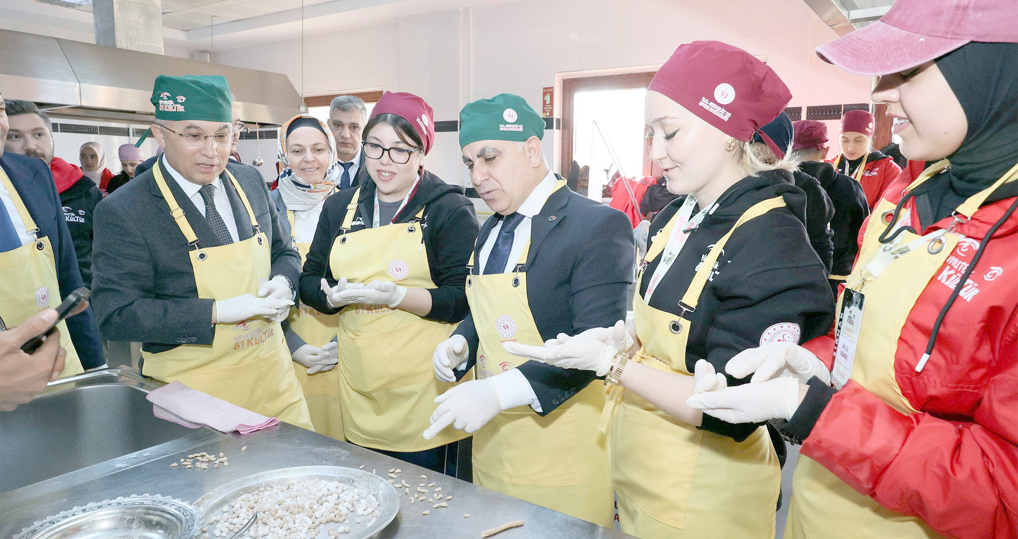 GENÇLER, GAZİANTEP ÜNİVERSİTESİNDE MUTFAK KÜLTÜRÜYLE BULUŞTU