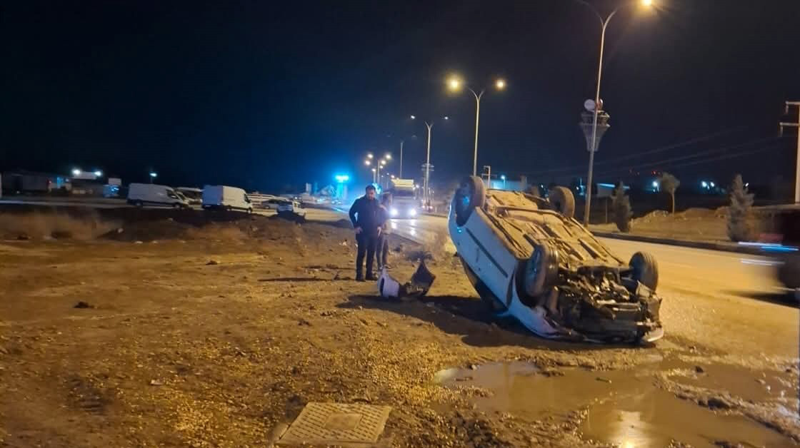 GAZİANTEP’TE TAKLA ATAN OTOMOBİLİN SÜRÜCÜSÜ YARALANDI