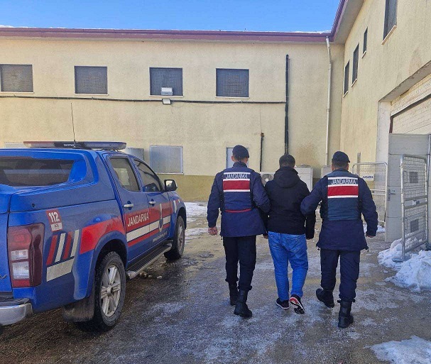 15 YIL 3 AY HAPİS CEZASI BULUNAN FİRARİ YAKALANDI