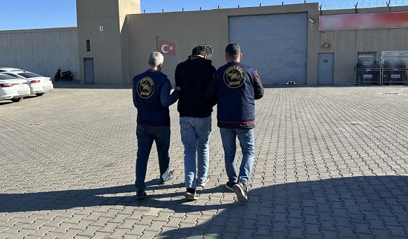 GAZİANTEP’TE 10 YILDIR ARANAN HÜKÜMLÜ YAKALANDI