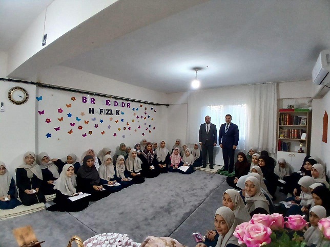 MİRAÇ KANDİLİ PROGRAMI VE BELGE TAKDİM TÖRENİ GERÇEKLEŞTİRİLDİ