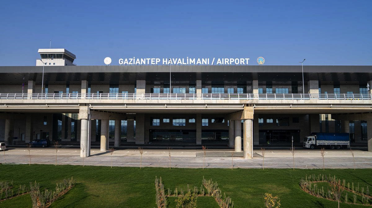 GAZİANTEP HAVALİMANI UÇUŞLARA YENİDEN AÇILDI