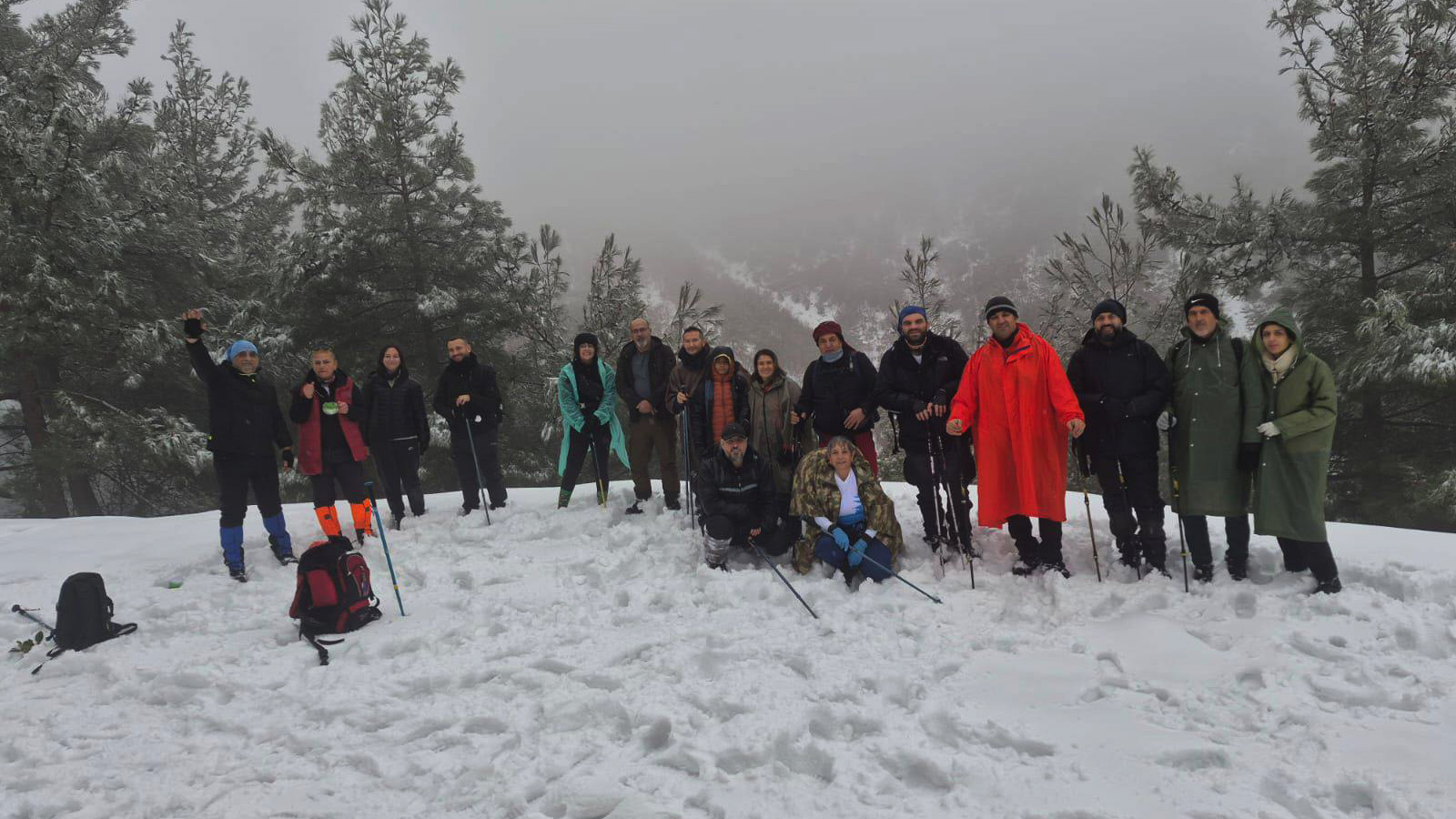 GAZİANTEP’TE DOĞASEVERLERDEN KARDA YÜRÜYÜŞ