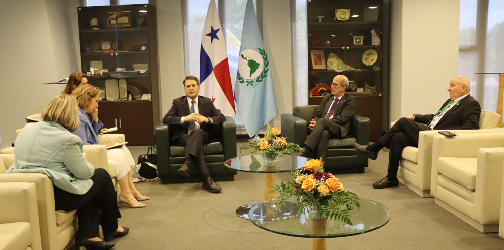 ALİ ŞAHİN, PARLATINO DÖNEM BAŞKANI ROLANDO GONZALES İLE PANAMA’DA GÖRÜŞTÜ