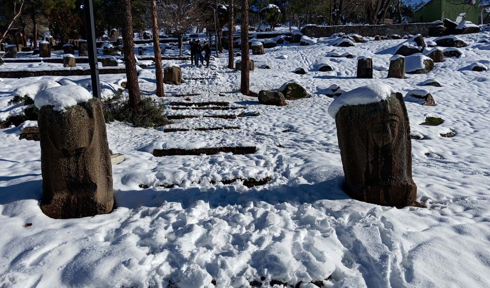 YESEMEK AÇIK HAVA MÜZESİ BEYAZ ÖRTÜYLE KAPLANDI