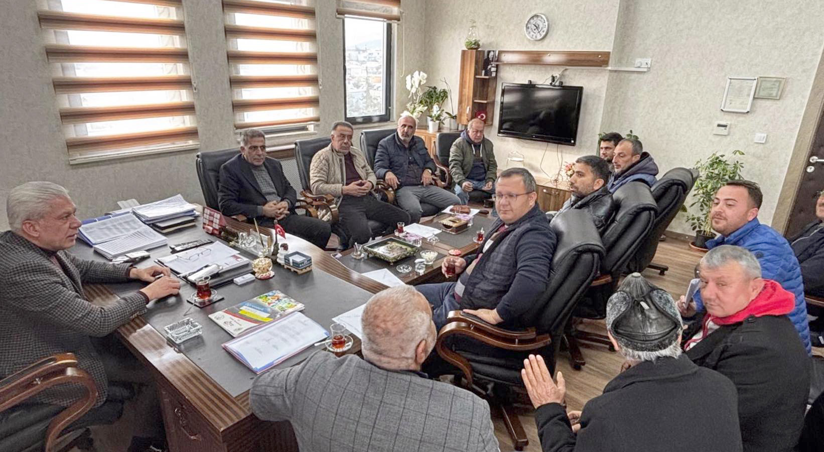 ÇETİN, ÖĞRENCİ TAŞIYAN ŞOFÖRLERLE BİR ARAYA GELDİ