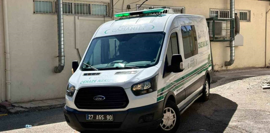 İŞ MAKİNESİNİN ÇARPTIĞI MOTOSİKLET SÜRÜCÜSÜ ÖLDÜ