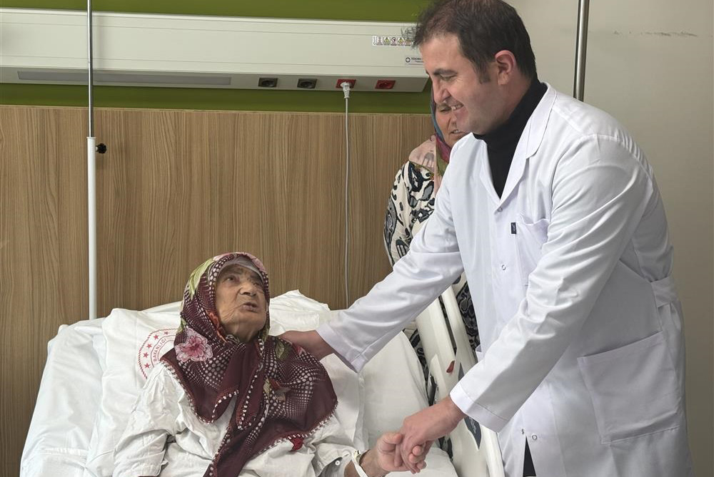 GAZİANTEP’TE ÖZOĞLUNUN KARNINDA 4,5 KİLOLUK KİTLE ÇIKTI