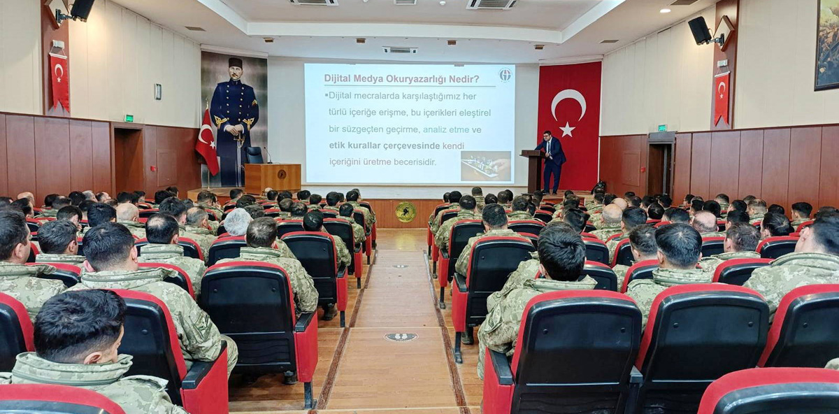 GAÜN’DEN TSK PERSONELİNE YAPAY ZEKÂ EĞİTİMİ