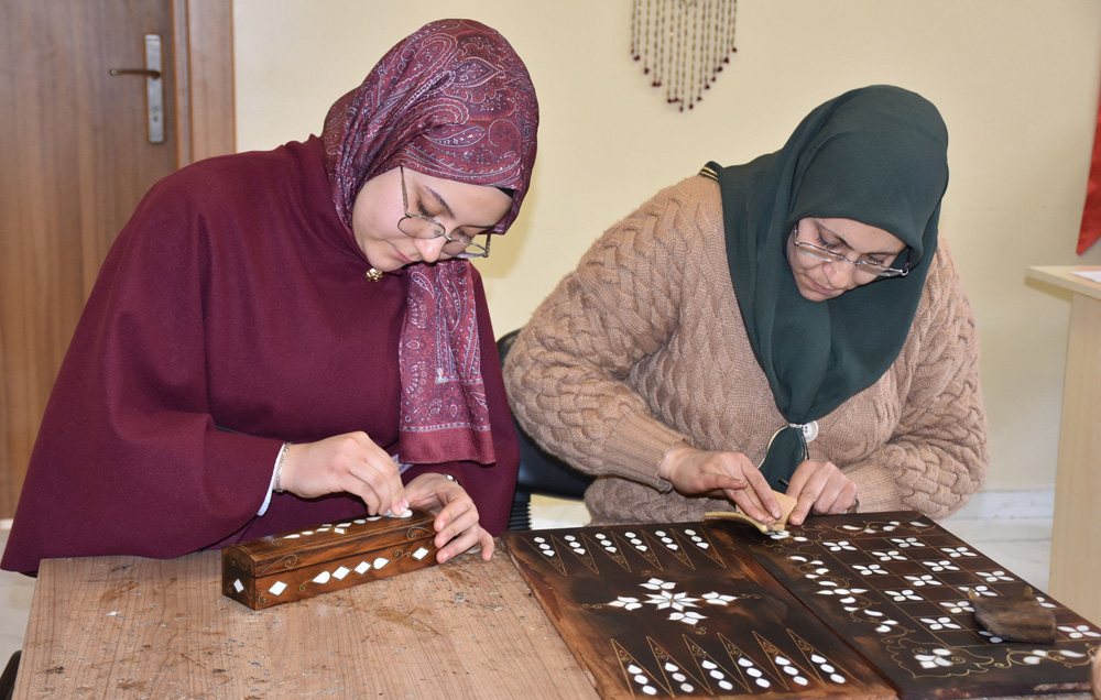 SEDEFÇİLİK KADINLARIN ELİNDE HAYAT BULUYOR