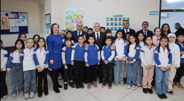 ŞAHİNBEY’DE ÖĞRENCİLERE 1 MİLYON 150 BİN TATİL KİTABI HEDİYE EDİLDİ