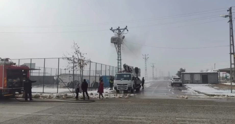 GAZİANTEP’TE ELEKTİRİK TRAFOSU YANDI