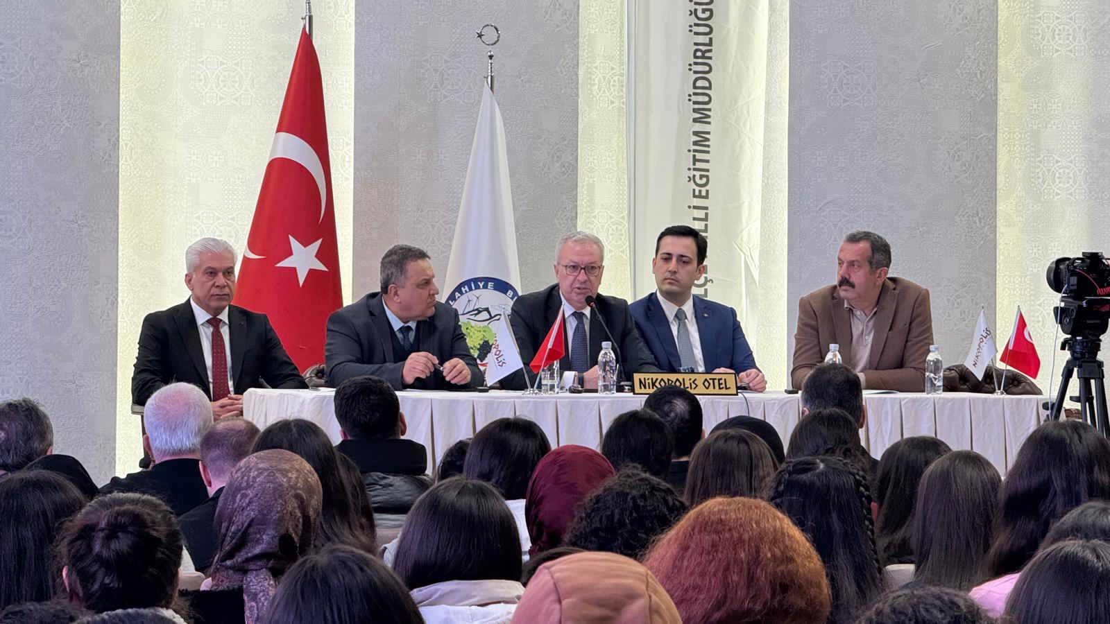 ADNAN BALİ, KARİYER GÜNÜ’NDE ÖĞRENCİLERLE BULUŞTU