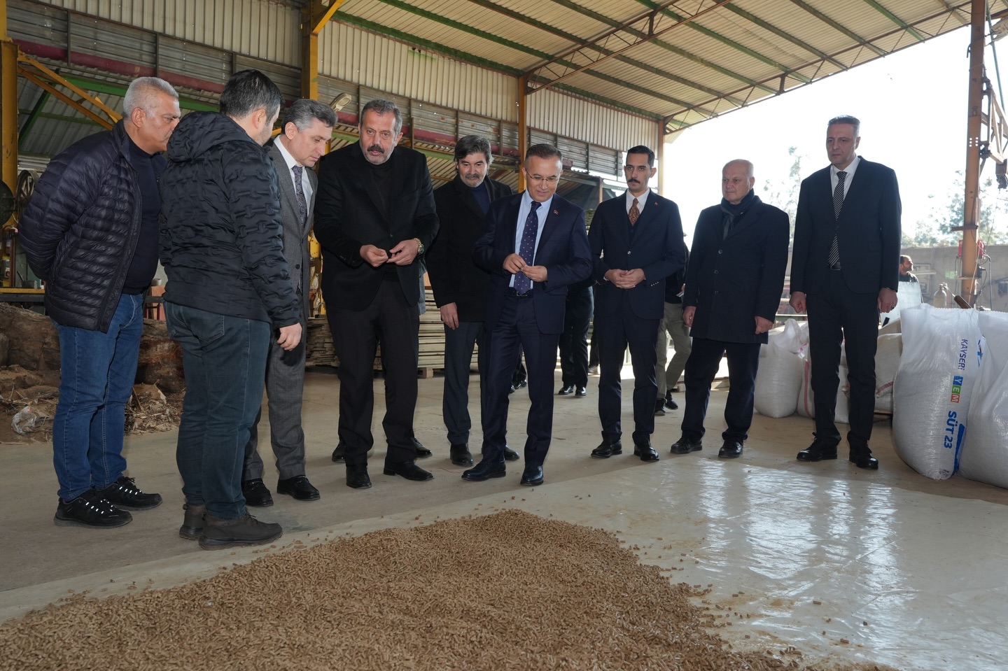 VALİ ÇEBER, İSLAHİYE BELEDİYESİ’Nİ ZİYARET ETTİ