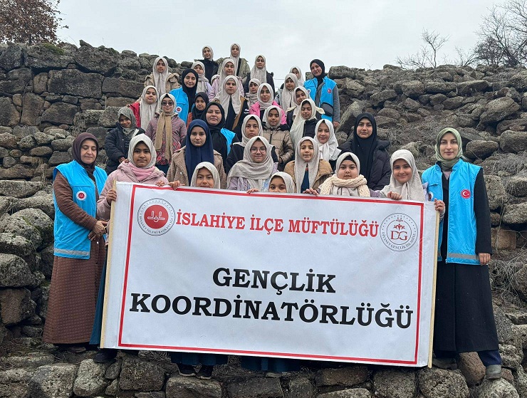 İLÇE MÜFTÜLÜĞÜNDEN GENÇLİĞE DEĞER ARA DÖNEM KAMPI