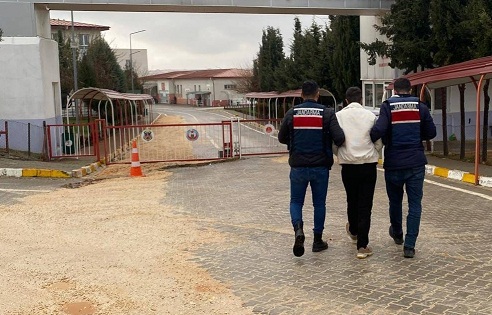 13 YIL 4 AY KESİNLEŞMİŞ HAPİS CEZASIYLA ARANAN ŞAHIS JASAT’TAN KAÇAMADI