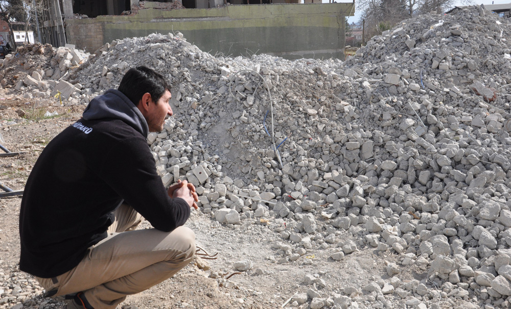 BABA SEZAİ KARABAŞ, KIZIMLA HAYATA TUTUNDUM