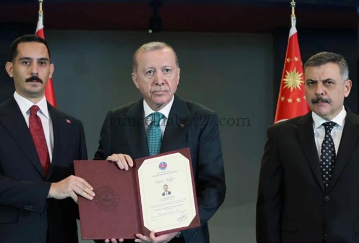 KAYMAKAM SOYLU “YILIN İDARECİLERİ” ÖDÜLÜNÜ ERDOĞAN’DAN ALDI