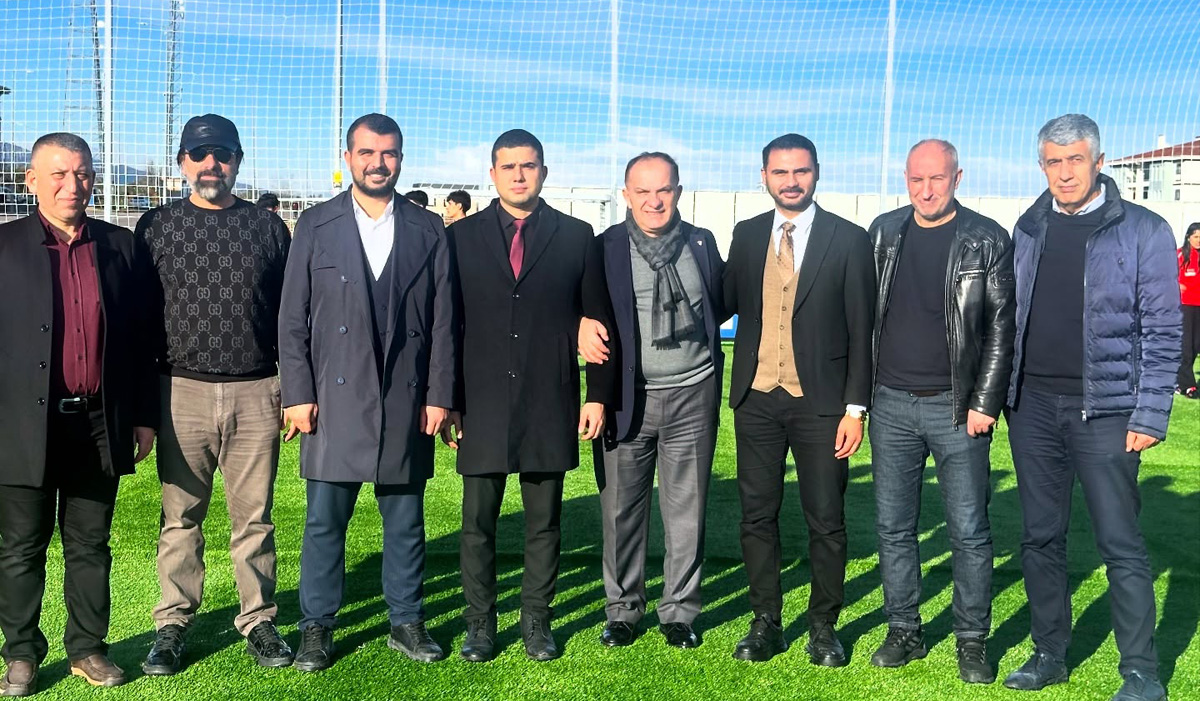 FİFA’DAN GENÇLERE HALI SAHA