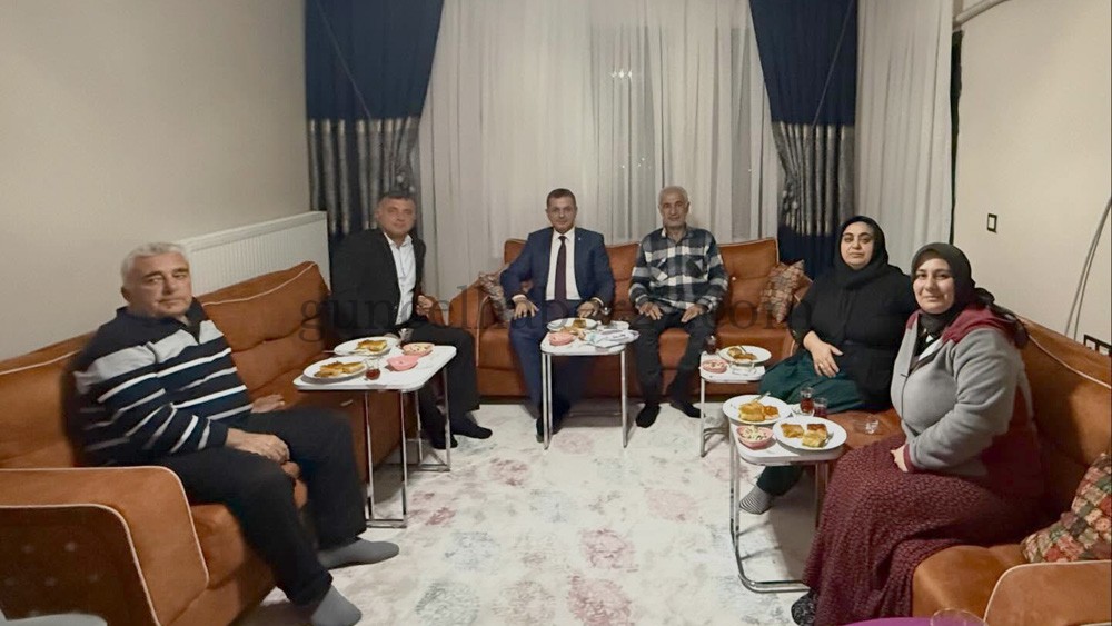 MHP’DEN İSLAHİYE’DE ‘HAYIRLI GÜNLER KOMŞUM’ ZİYARETİ