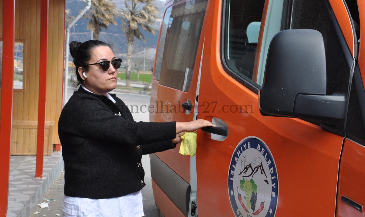 KADIN ŞOFÖR DİREKSİYON BAŞINDA