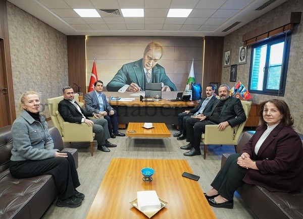 AK PARTİ İLÇE BAŞKANINDAN ŞEHİTKAMİL BELEDİYE BAŞKANI UMUT YILMAZ’A ZİYARET