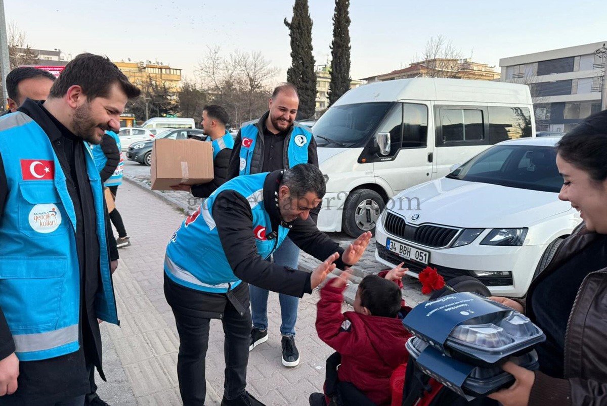 BOZGEYİK,’İFTARA BEŞ KALA’ETKİNLİĞİYLE  İFTARLIK DAĞITTI