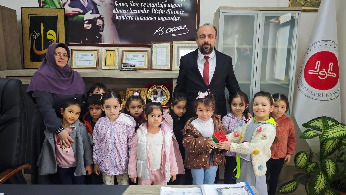 MİNİK ÖĞRENCİLERDEN GAZZE’YE ANLAMLI BAĞIŞ