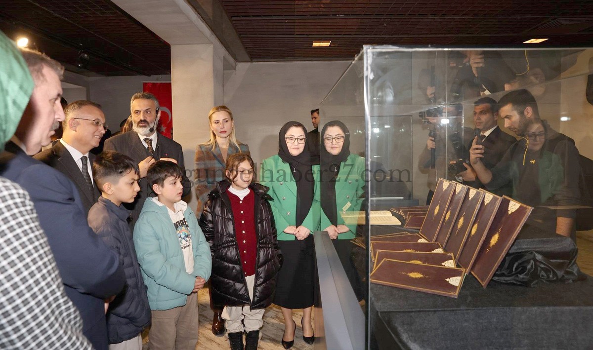 MUKADDES ESERLER II: HAREMEYN HATIRALARI, KUTSAL YOLCULUĞUN İZLERİ  SERGİSİ AÇILDI